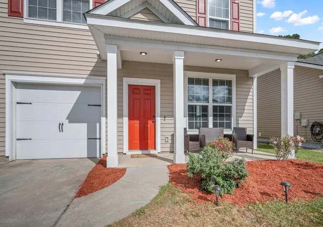 Homes for sale in Summerville, SC | 1686 Eider Down Dr, Summerville, SC 29483 | MLS# 26009504