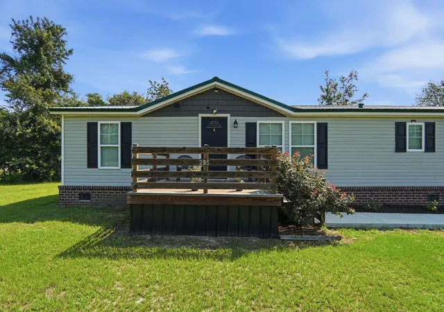 Photo 3 of Manufactured home for sale at 295 County Line Rd, Cross, SC 29436 | MLS# 26024336 | Listing updated on 2026-09-21