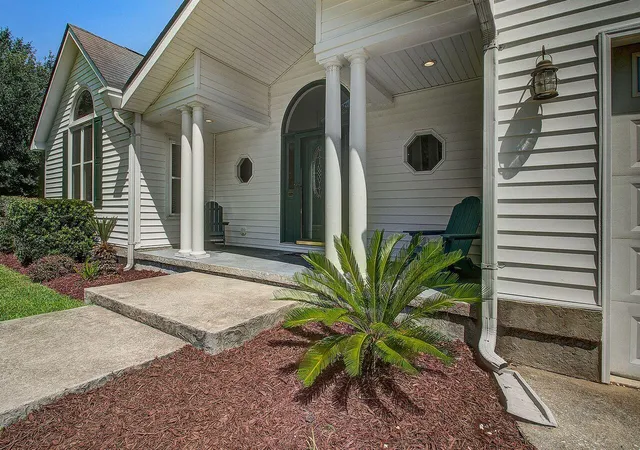 Photo 2 of Single family home for sale at 1410 N Edgewater Dr, Charleston, SC 29407 | MLS# 26023361 | Listing updated on 2026-09-08
