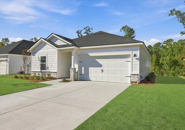 Photo 1 of Single family home for sale at 45 Hunting Pl, Georgetown, SC 29440 | MLS# 26029367 | Listing updated on 2026-10-29