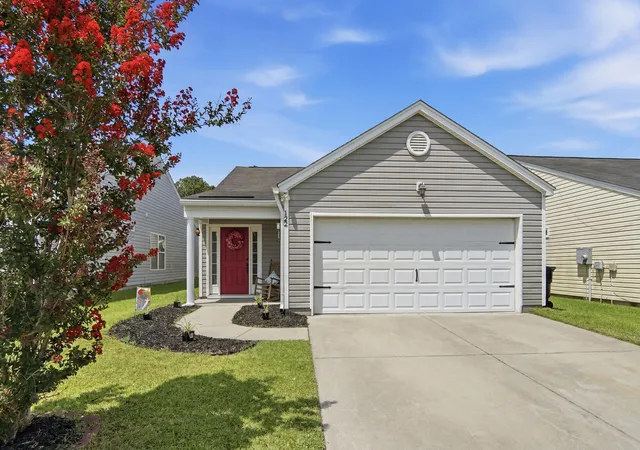 Homes for sale in Summerville, SC | 122 Tyger St, Summerville, SC 29485 | MLS# 26019639