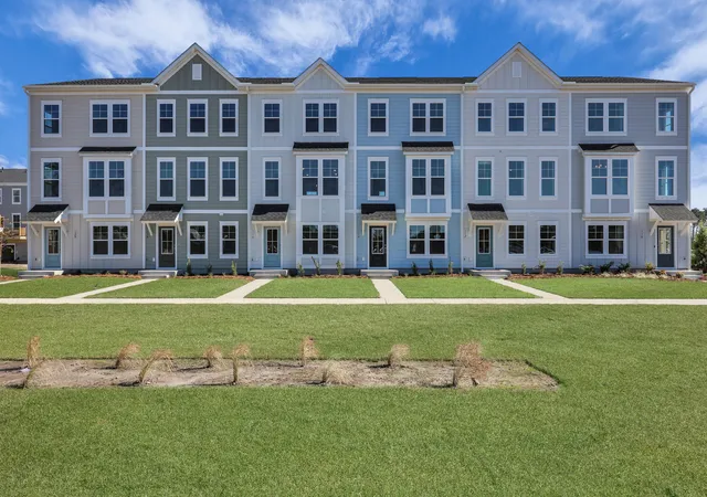 Photo 2 of Townhouse for sale at 347 Rosehaven Ln, Summerville, SC 29486 | MLS# 26010727 | Listing updated on 2026-08-04