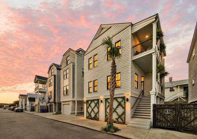 Photo 1 of Single family home for sale at 72 Hanover St, Charleston, SC 29403 | MLS# 26020509 | Listing updated on 2026-09-10