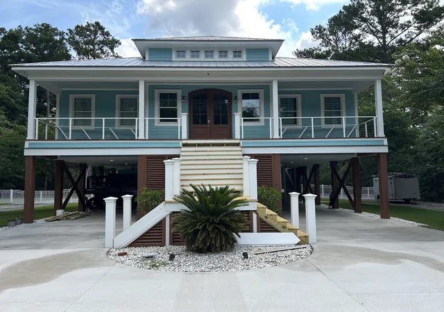 Homes for sale in Edisto Island, SC | 1430 Marsh Bluff Ct, Edisto Island, SC 29438 | MLS# 26016777