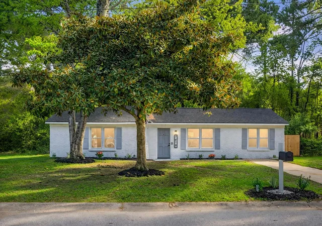 Homes for sale in North Charleston, SC | 7618 Vanderbrook Pl, North Charleston, SC 29420 | MLS# 26009370