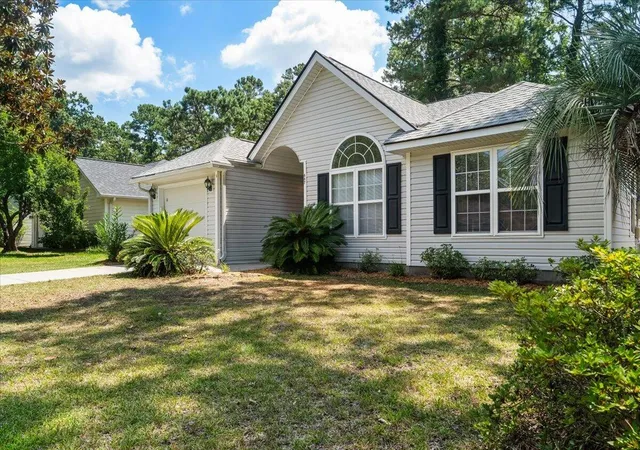 Photo 1 of Single family home for sale at 667 Ponderosa Dr, Charleston, SC 29414 | MLS# 26019996 | Listing updated on 2026-09-11