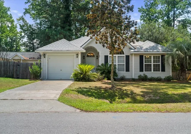 Photo 2 of Single family home for sale at 667 Ponderosa Dr, Charleston, SC 29414 | MLS# 26019996 | Listing updated on 2026-09-11