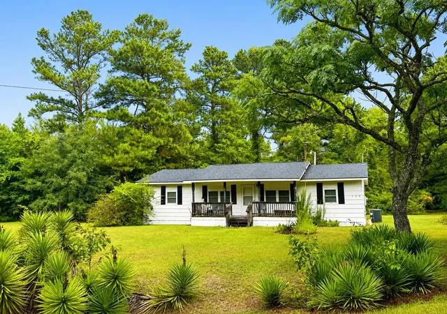 Photo 1 of Single family home for sale at 124 Emily Rd, Salters, SC 29590 | MLS# 26020286 | Listing updated on 2026-08-24