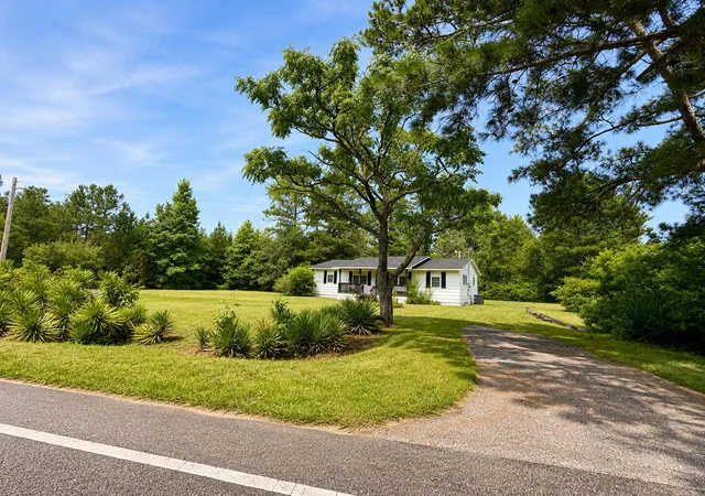 Photo 2 of Single family home for sale at 124 Emily Rd, Salters, SC 29590 | MLS# 26020286 | Listing updated on 2026-08-24