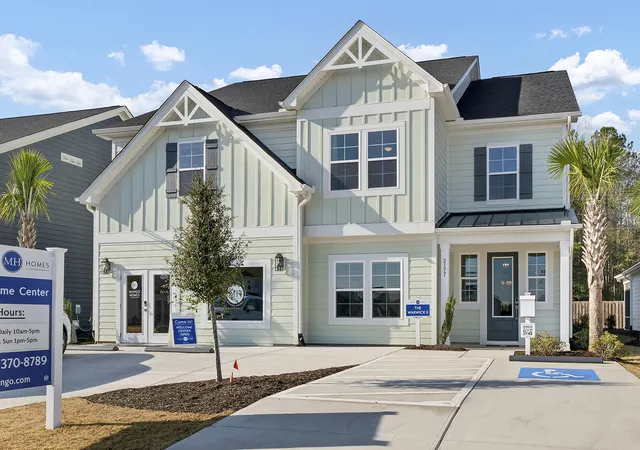 Photo 2 of Sale Pending at 222 Crosswick St, Summerville, SC 29483 | MLS# 26016106 | Listing updated on 2026-08-02