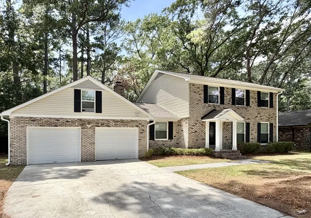 2nd image of 216 Runnymede Ln, Summerville, SC 29485 | MLS# 26021383