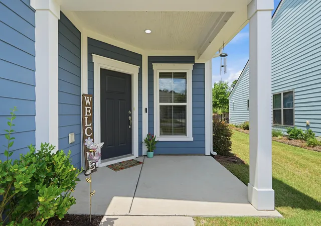 Photo 3 of Single family home for sale at 619 Daffodil Ct, Summerville, SC 29486 | MLS# 26019797 | Listing updated on 2026-09-01