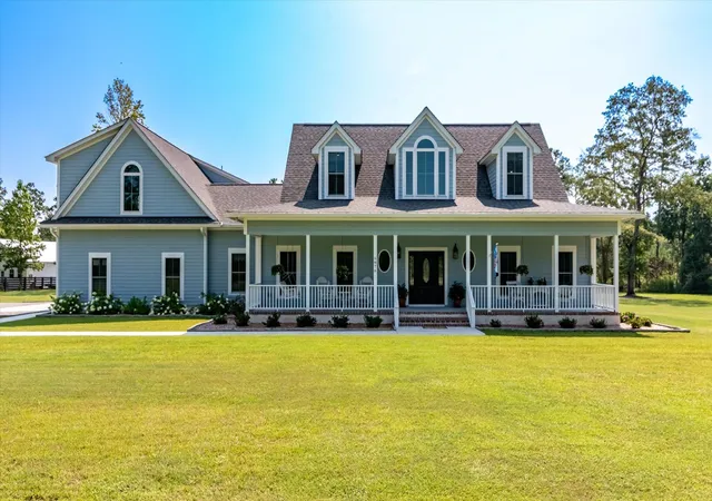 Photo 1 of Single family home for sale at 6876 Hyde Farm Rd, Ravenel, SC 29470 | MLS# 26022443 | Listing updated on 2026-09-09