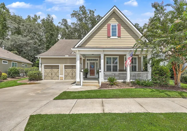 Photo 1 of Single family home for sale at 128 Phoebe Rd, Summerville, SC 29483 | MLS# 26023054 | Listing updated on 2026-09-17