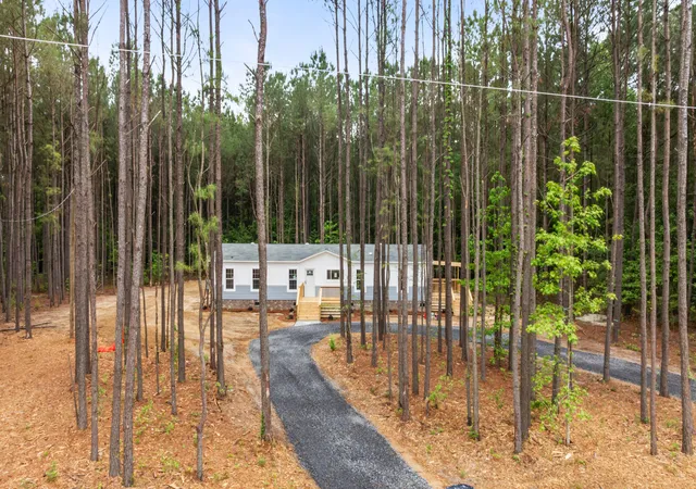 Homes for sale in Eutawville, SC | 143 Bonanza Dr, Eutawville, SC 29048 | MLS# 26013575