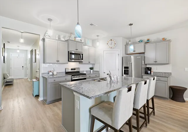 Photo 3 of Single family home for sale at 423 Lake Ridge Blvd, Summerville, SC 29486 | MLS# 26022415 | Listing updated on 2026-08-12