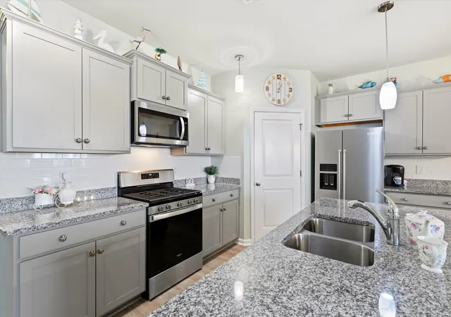 Photo 3 of Single family home for sale at 423 Lake Ridge Blvd, Summerville, SC 29486 | MLS# 26022415 | Listing updated on 2026-08-12