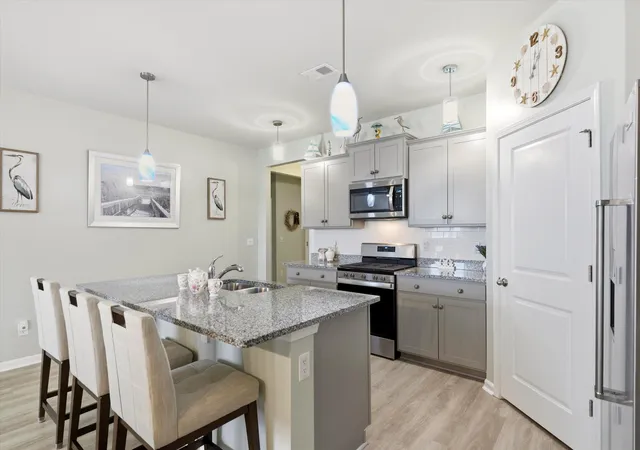 Photo 4 of Single family home for sale at 423 Lake Ridge Blvd, Summerville, SC 29486 | MLS# 26022415 | Listing updated on 2026-08-12