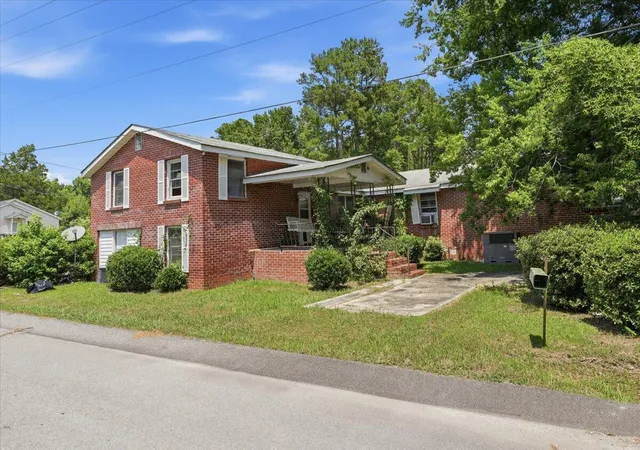Photo 1 of Single family home for sale at 100 Henry St, Bamberg, SC 29003 | MLS# 26018579 | Listing updated on 2026-08-31