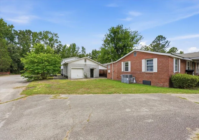 Photo 25 of Single family home for sale at 100 Henry St, Bamberg, SC 29003 | MLS# 26018579 | Listing updated on 2026-08-31
