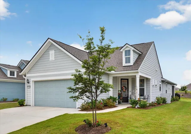 Photo 3 of Single family home for sale at 723 Blue Iris Way, Summerville, SC 29486 | MLS# 26021689 | Listing updated on 2026-09-08
