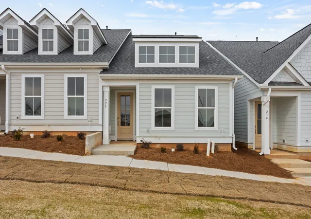 Photo 4 of Townhouse for sale at 226 Lake Greenwood Blvd, Greenwood, SC 29649 | MLS# 26018678 | Listing updated on 2026-08-04
