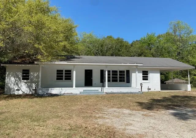 Homes for sale in Eutawville, SC | 12139 Old Number Six Hwy, Eutawville, SC 29048 | MLS# 26009225
