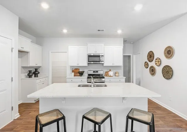 Photo 2 of Single family home for sale at 221 Longbeard Dr, Summerville, SC 29483 | MLS# 26021076 | Listing updated on 2026-08-04
