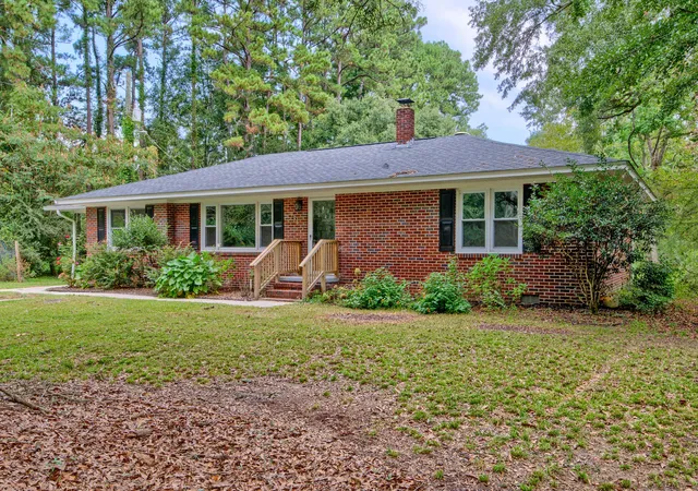 Photo 1 of Single family home for sale at 306 Peachtree Rd, Walterboro, SC 29488 | MLS# 25025742 | Listing updated on 2026-08-31