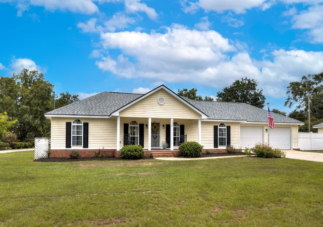 Photo 4 of Single family home for sale at 1026 Radius St, Manning, SC 29102 | MLS# 26021681 | Listing updated on 2026-09-02