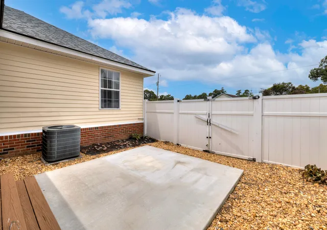 Photo 5 of Single family home for sale at 1026 Radius St, Manning, SC 29102 | MLS# 26021681 | Listing updated on 2026-09-02