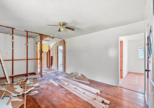 Photo 3 of Single family home for sale at 1129 Felix Ln, Summerville, SC 29483 | MLS# 26022102 | Listing updated on 2026-10-06