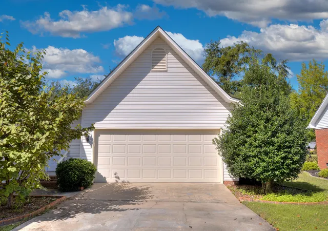 Photo 5 of Single family home for sale at 29 Plantation Dr, Manning, SC 29102 | MLS# 26021971 | Listing updated on 2026-08-28