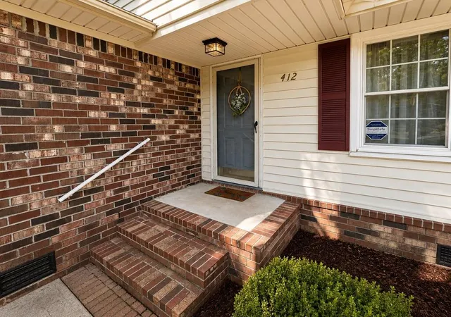 Photo 2 of Single family home for sale at 412 Red Fox Run, Summerville, SC 29485 | MLS# 26022249 | Listing updated on 2026-09-23