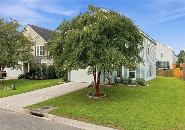 Photo 3 of Single family home for sale at 1071 Briar Rose Ln, Ladson, SC 29456 | MLS# 26024314 | Listing updated on 2026-10-28