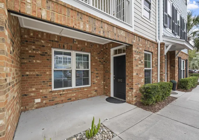 Photo 2 of Townhouse for sale at 656 Coleman Blvd #202, Mount Pleasant, SC 29464 | MLS# 26001408 | Listing updated on 2026-09-04