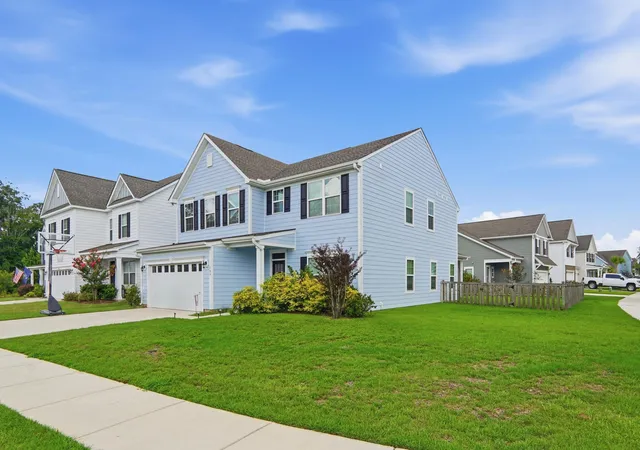 Photo 2 of Single family home for sale at 109 Goose Rd, Summerville, SC 29483 | MLS# 26020833 | Listing updated on 2026-09-11