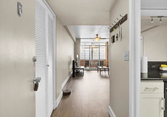 Homes for sale in Charleston, SC | 14 Lockwood Dr #6h, Charleston, SC 29401 | MLS# 25002630