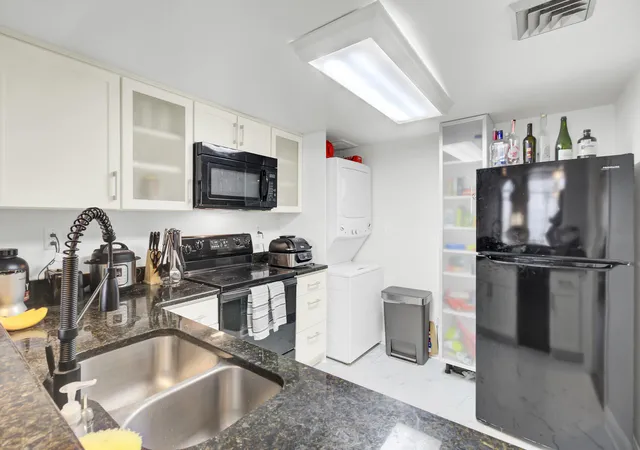 Homes for sale in Charleston, SC | 14 Lockwood Dr #6h, Charleston, SC 29401 | MLS# 25002630