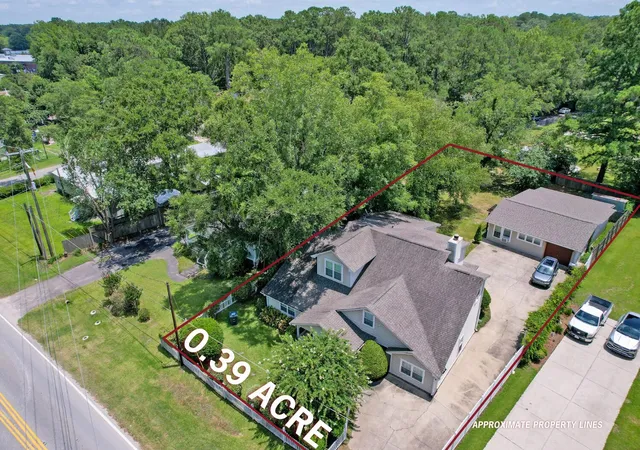 Photo 2 of Single family home for sale at 1639 Central Ave, Summerville, SC 29483 | MLS# 26020415 | Listing updated on 2026-08-31