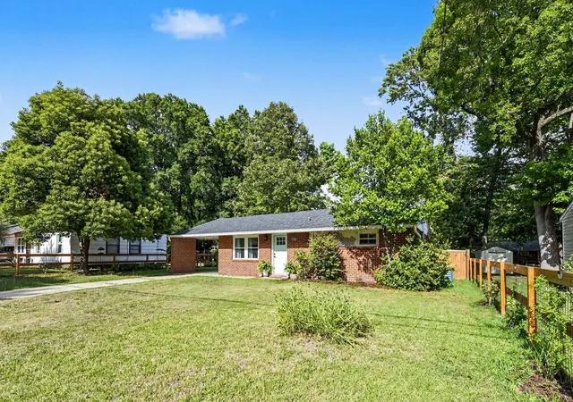 Photo 3 of Single family home for sale at 2633 Dellwood Ave, North Charleston, SC 29405 | MLS# 26016766 | Listing updated on 2026-09-08