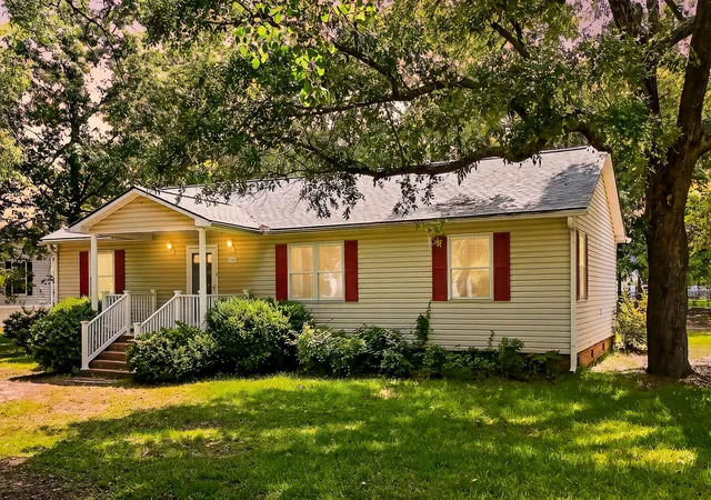 1st image of 1104 Longpoint Rd, Cross, SC 29436 | MLS# 26018749