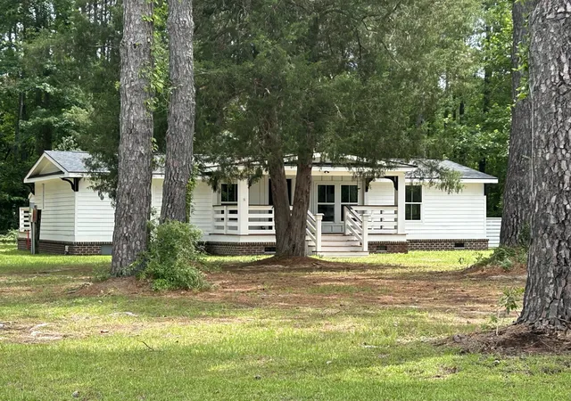 Homes for sale in Eutawville, SC | 1033 Dawson St, Eutawville, SC 29048 | MLS# 26017866