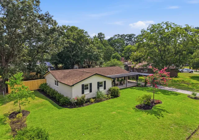 Homes for sale in North Charleston, SC | 7747 Ovaldale Dr, North Charleston, SC 29418 | MLS# 26019519