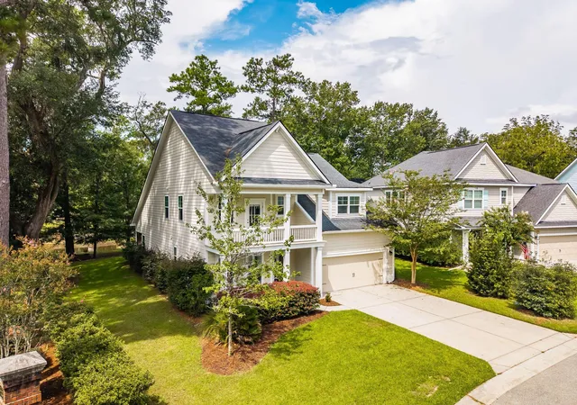 Photo 3 of Single family home for sale at 2576 Larch Ln, Mount Pleasant, SC 29466 | MLS# 26024389 | Listing updated on 2026-09-15