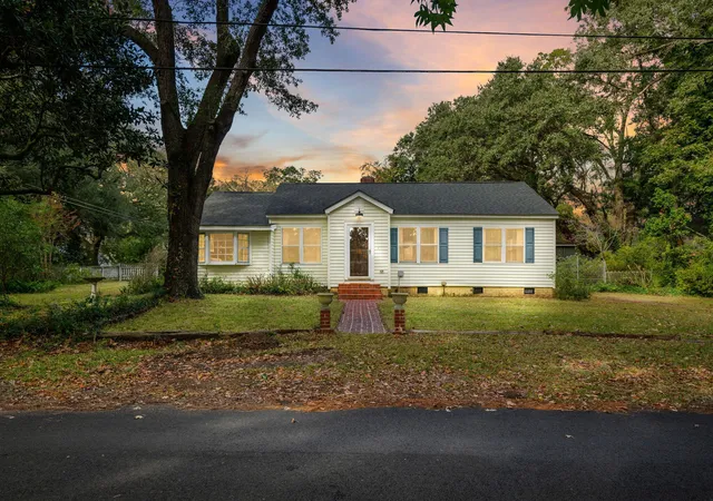Photo 1 of Single family home for sale at 2128 Golfview Dr, Charleston, SC 29412 | MLS# 26022269 | Listing updated on 2026-09-07
