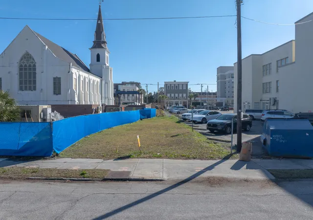 Land for sale at 29 Henrietta St, Charleston, SC 29403 | MLS# 26000279