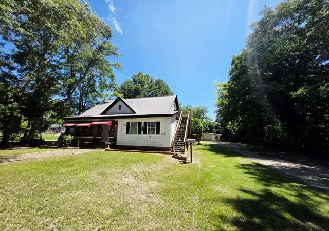Photo 1 of Multi family home for sale at 401 Clarendon St, Orangeburg, SC 29115 | MLS# 26021547 | Listing updated on 2026-09-17