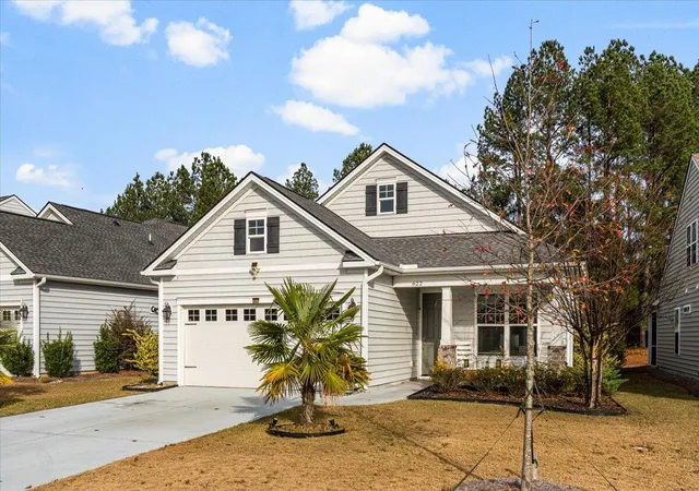 Photo 4 of Single family home for sale at 622 Beach Way, Summerville, SC 29486 | MLS# 26003907 | Listing updated on 2026-05-15