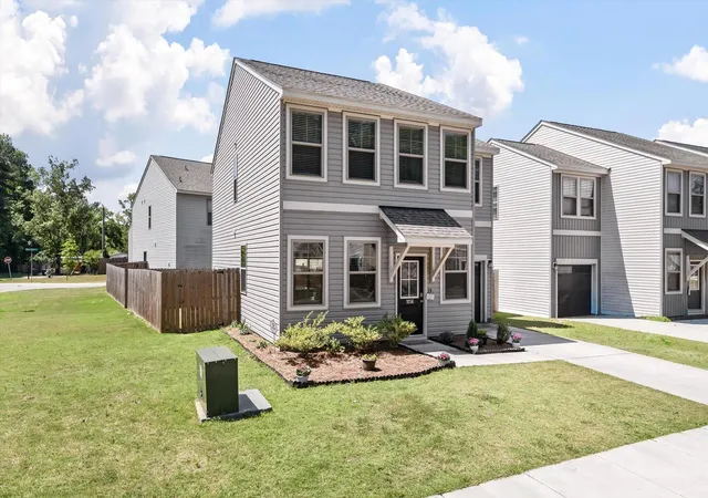 Homes for sale in Summerville, SC | 1056 Berry Patch Cir, Summerville, SC 29485 | MLS# 26016844